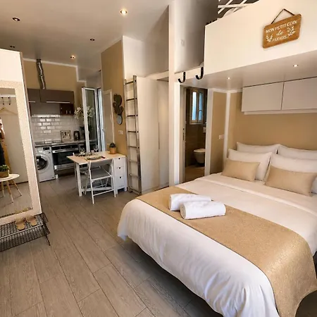 Wonderful Flat Beachfront & Garden